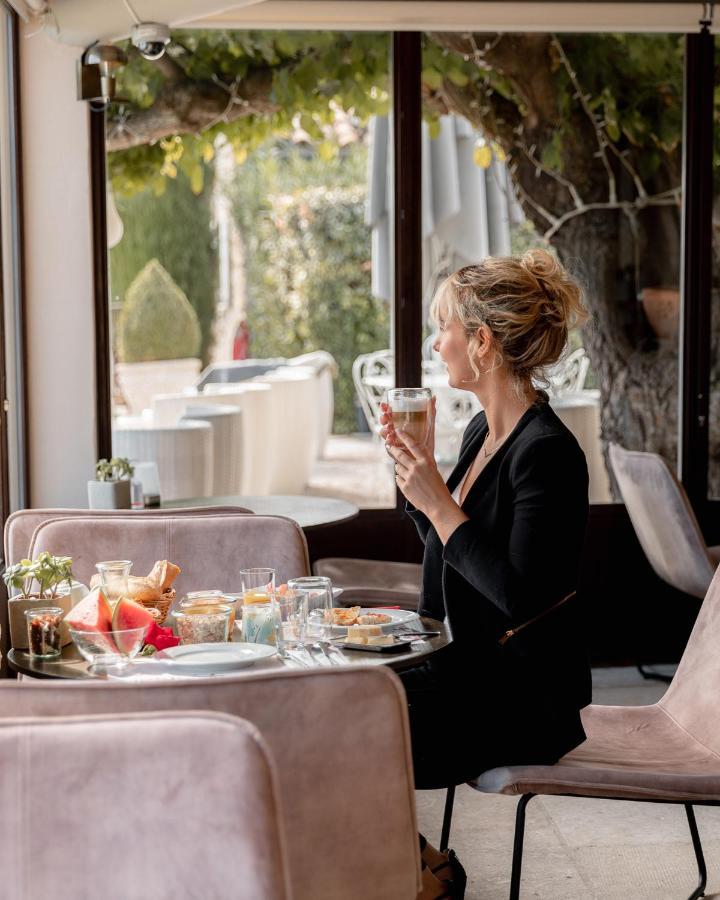 Mas Des Romarins, The Originals Relais Hotel Gordes Exterior photo