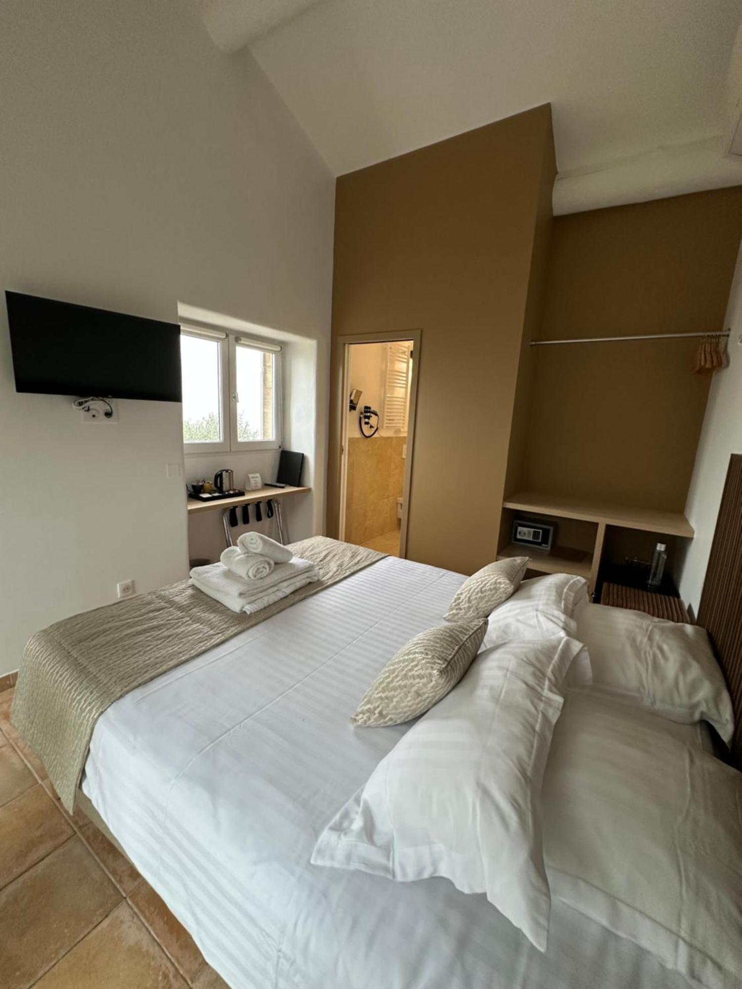 Mas Des Romarins, The Originals Relais Hotel Gordes Exterior photo