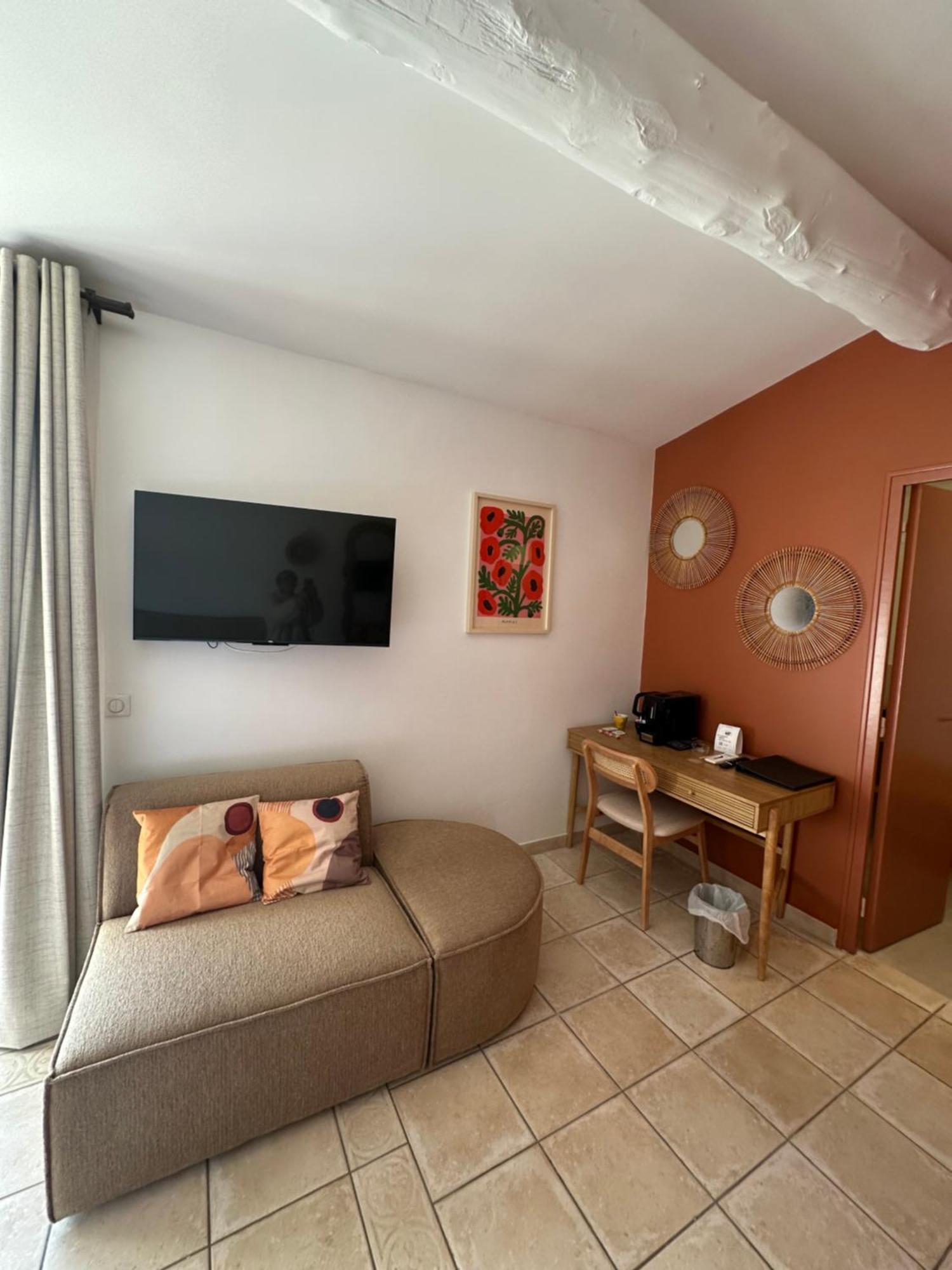 Mas Des Romarins, The Originals Relais Hotel Gordes Exterior photo