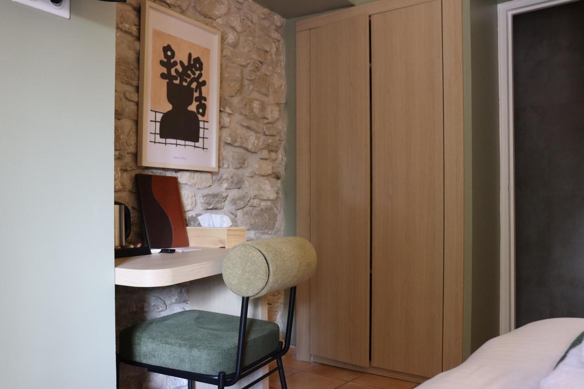 Mas Des Romarins, The Originals Relais Hotel Gordes Room photo