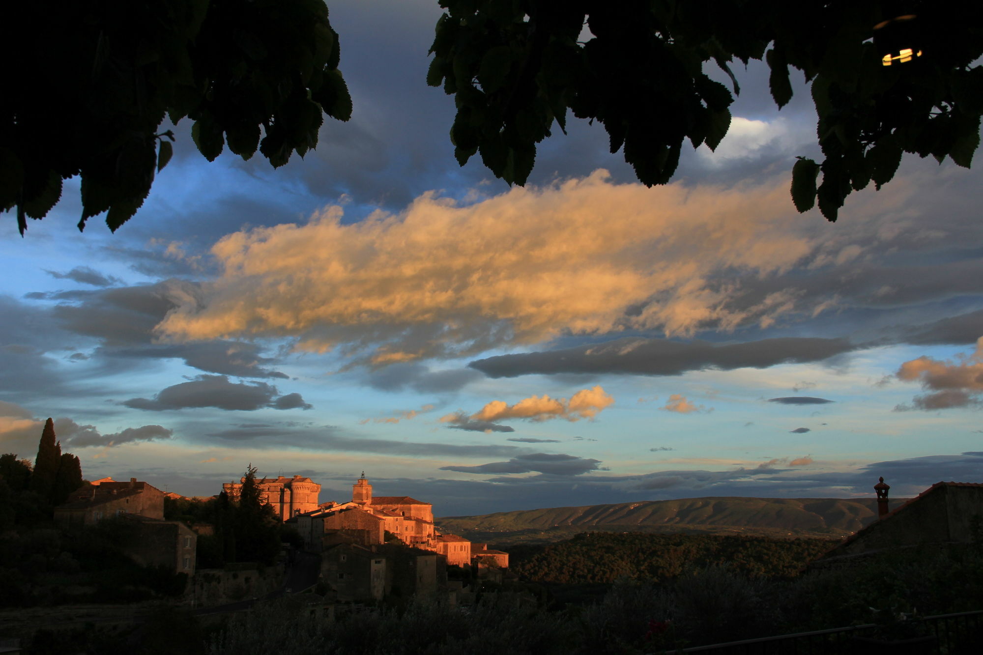 Mas Des Romarins, The Originals Relais Hotel Gordes Exterior photo
