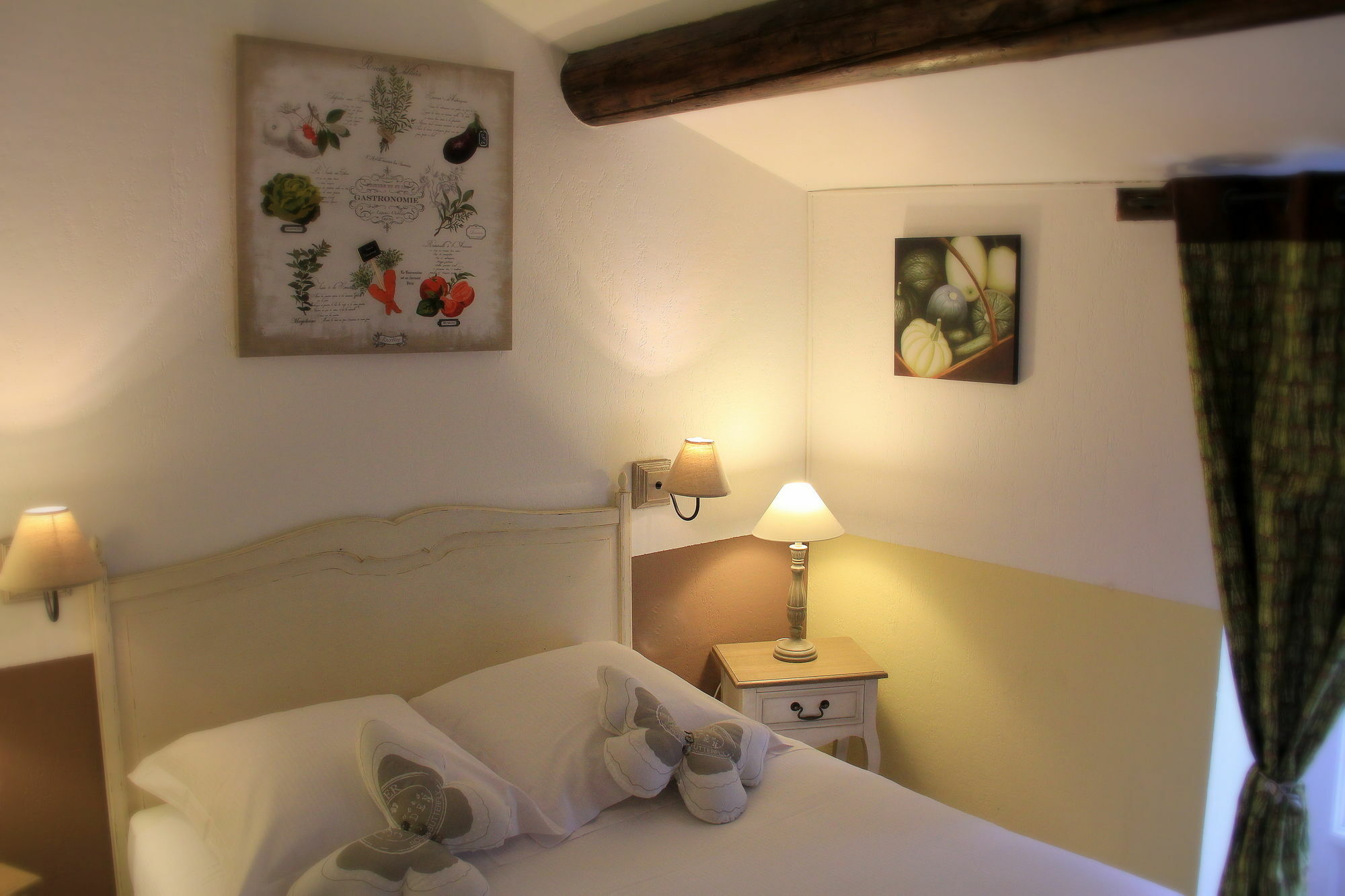 Mas Des Romarins, The Originals Relais Hotel Gordes Exterior photo